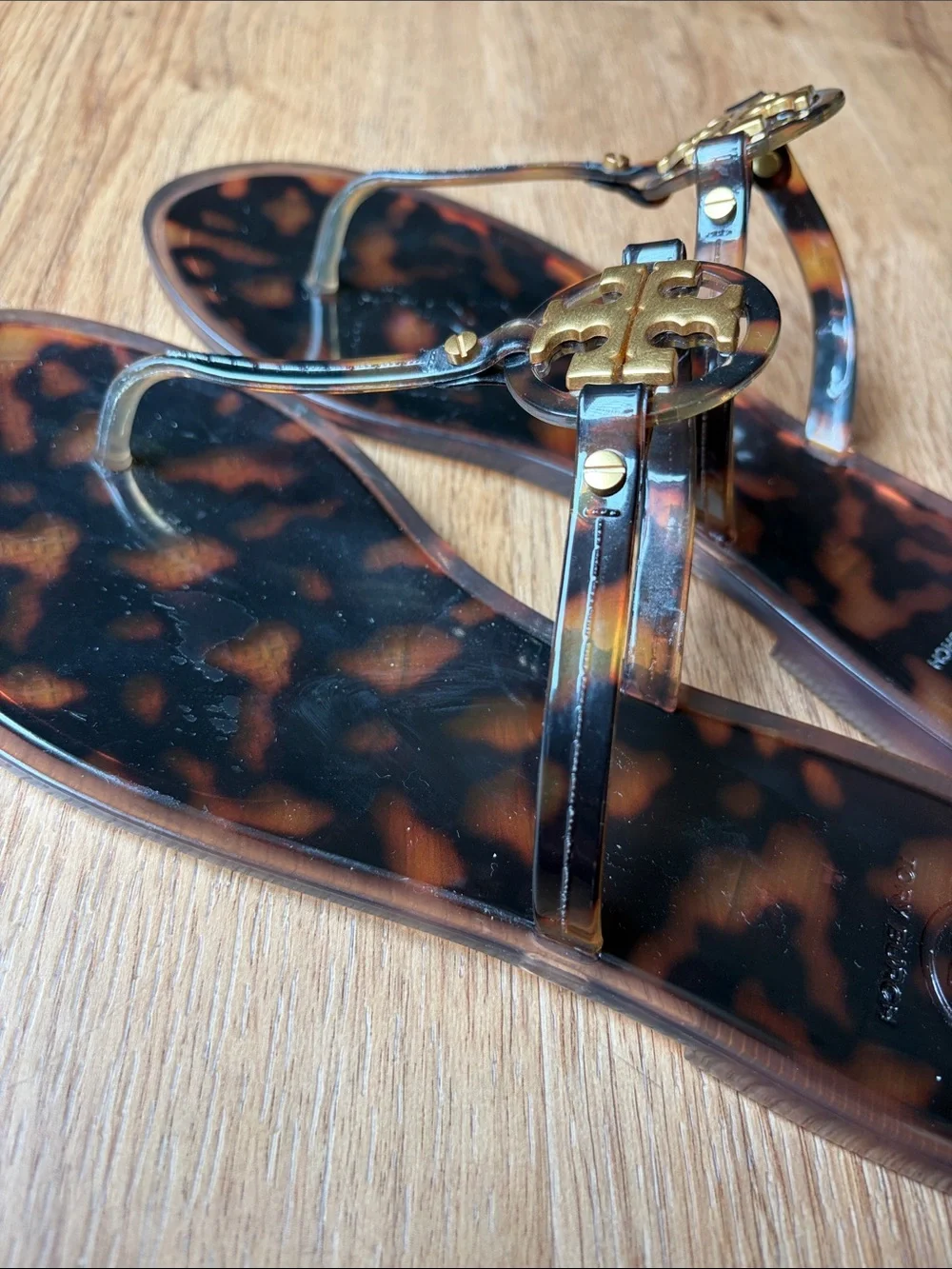 Tory Burch Miller Jelly Sandals Tortoise Brown Gold Logo Thong Flip Flops